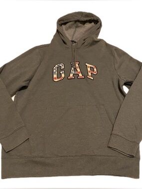GAP Women’s Medium Grey Long Sleeve Pullover with American Flag Logo Design